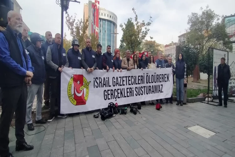 Kocaelili gazetecilerden İsrail'in meslektaşlarına yönelik saldırılarına protesto