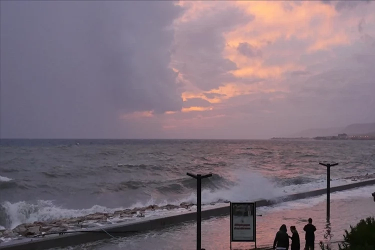 Meteorolojiden Ege'nin kuzeyi için fırtına uyarısı