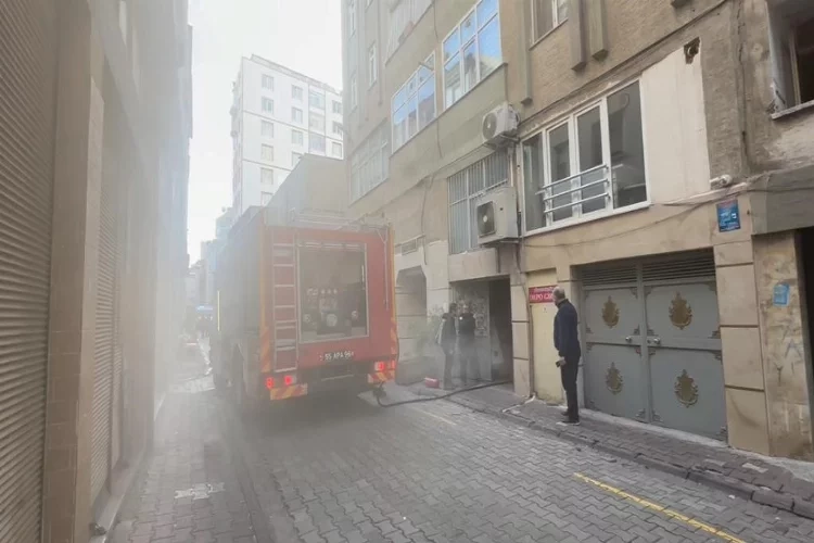 Samsun'da bir kadın kendisine hediye alan adama acımadı