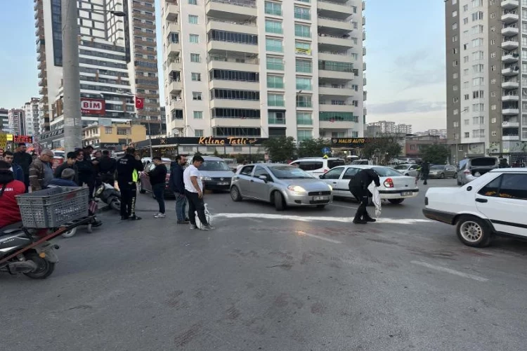 Adana'da feci kaza: Tırın altında kaldı... haberinin görseli