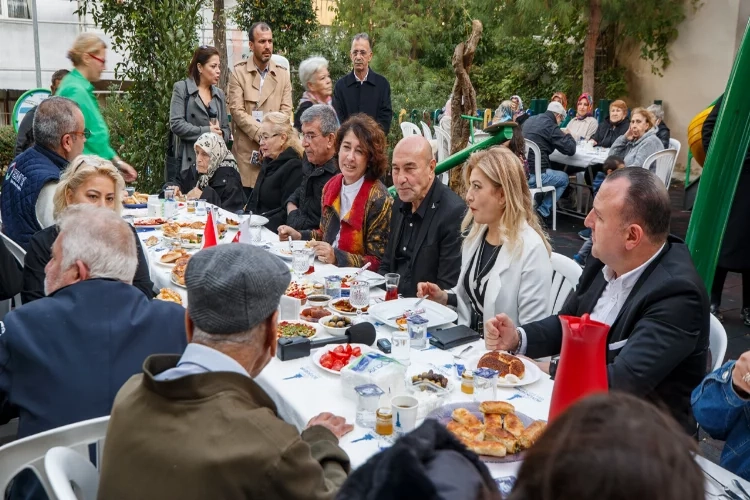 Başkan Tunç Soyer Altıntaş sakinlerinin konuğu oldu