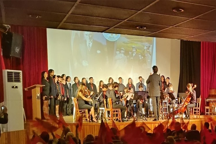 Foça’da Cumhuriyetin 100. yılına özel konser haberinin görseli