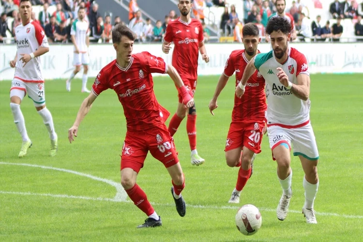 Karşıyaka-Bulvarspor berabere kaldı haberinin görseli