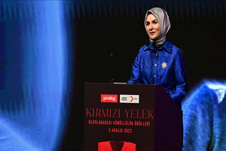 Kırmızı Yelek Uluslararası Gönüllülük Ödülleri sahiplerini buldu haberinin görseli