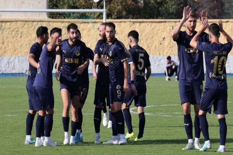 Menemen FK, adım adım play-off’a gidiyor