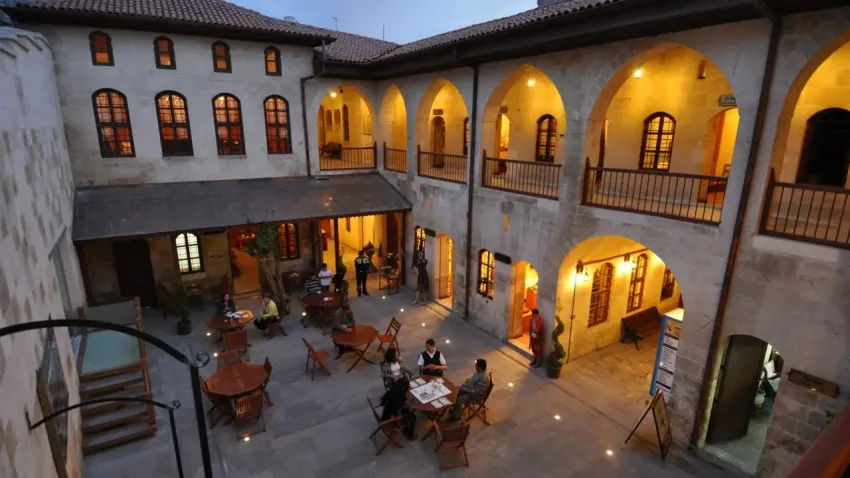 Tarihi Gümrük Hanı
