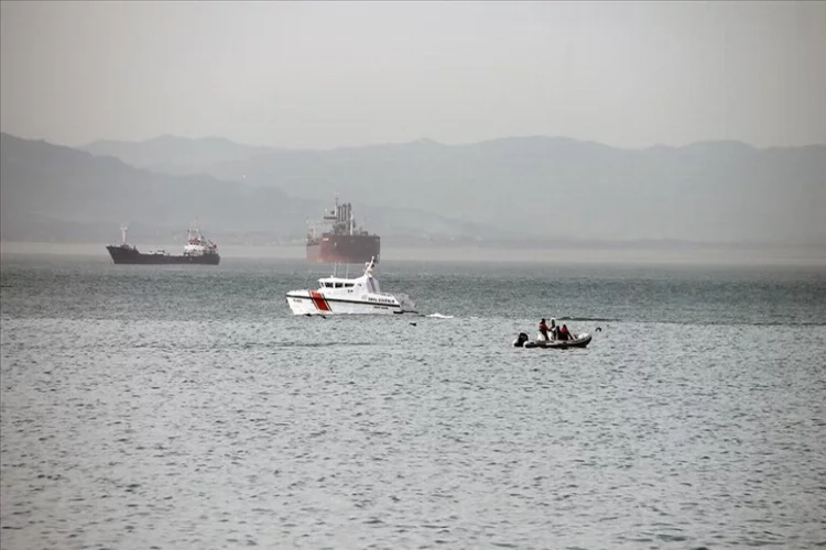 Zonguldak'ta batan geminin kayıp personellerini arama çalışmaları sürüyor