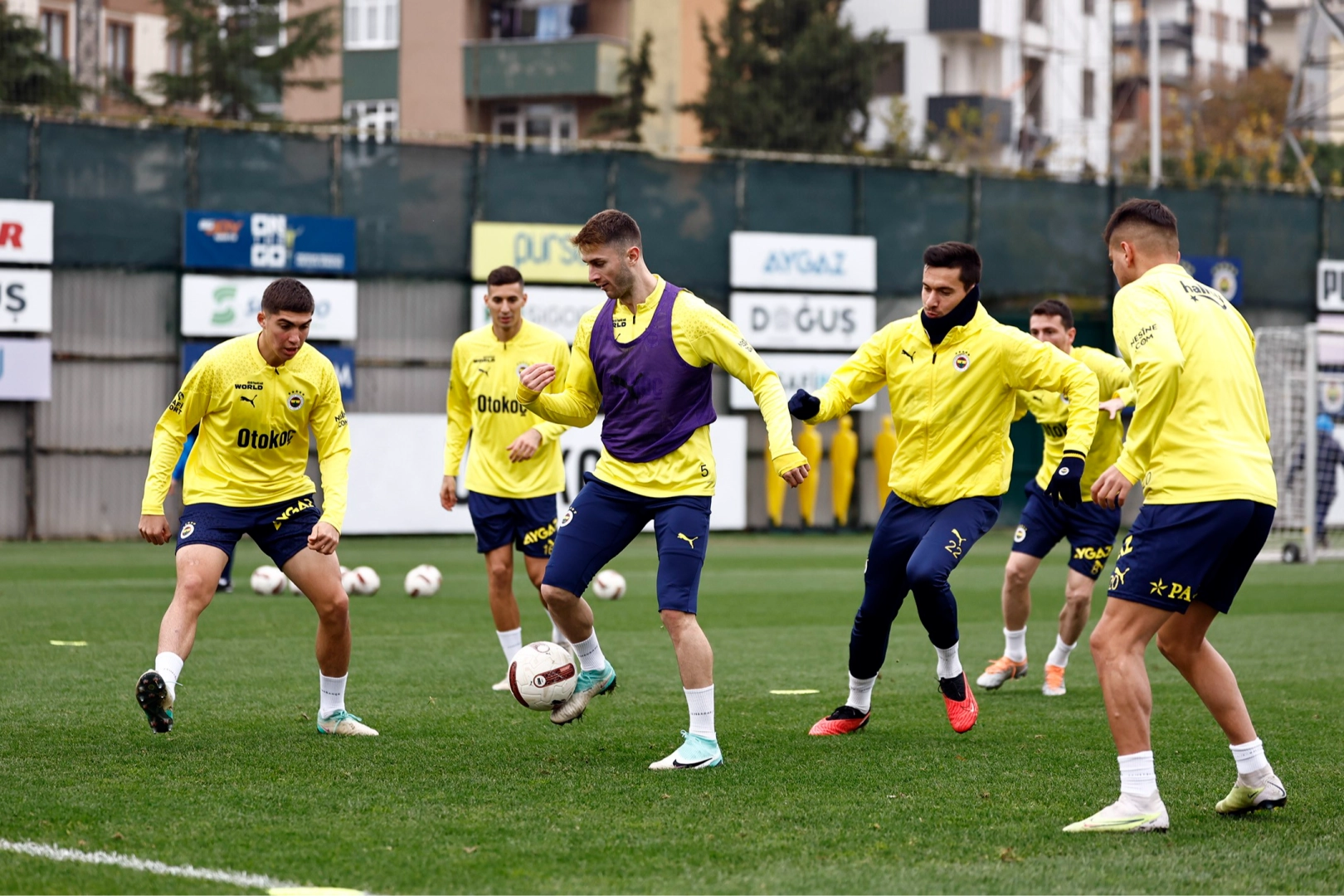 Fenerbahçe'de derbi mesaisi başladı