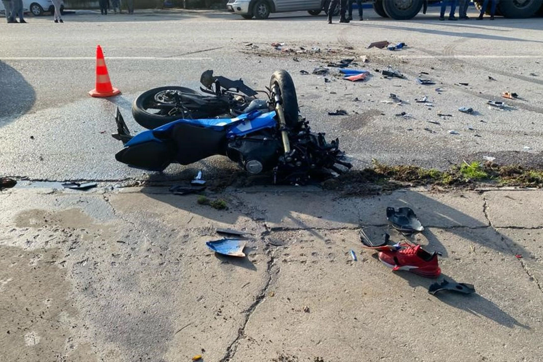 İzmir'de fezi kaza: Motosiklet sürücüsü hayatını kaybetti haberinin görseli