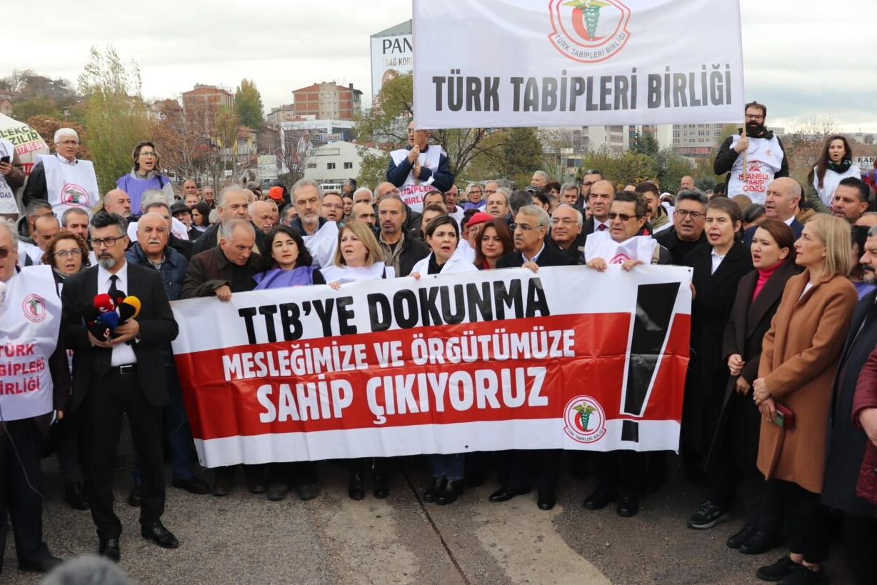 Tabip Odalarından ortak açıklama: Demokratik geleneğimize yakışmayan yargı kararı