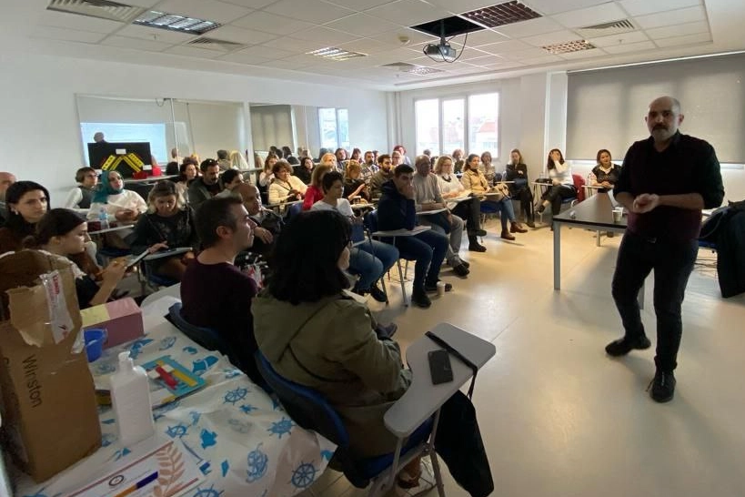 Karabağlar’da özel eğitim sempozyumu haberinin görseli