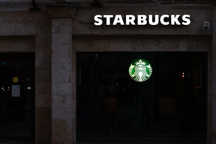 Starbucks'ın piyasa değeri azaldı haberinin görseli