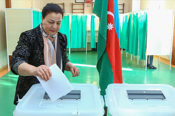 Azerbaycan'da erken cumhurbaşkanı seçimi tarihi açıklandı haberinin görseli