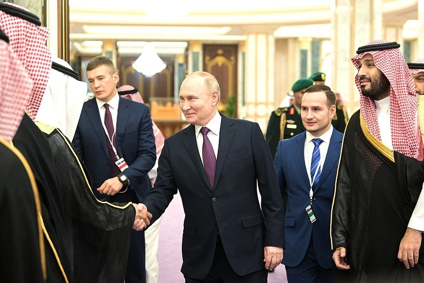 Vladimir Putin, Muhammed bin Selman ile bir araya geldi