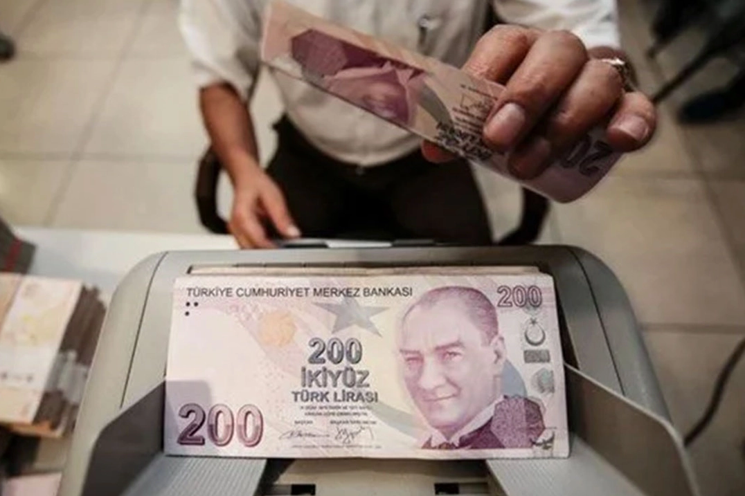 Yeni tertip 200 liralar tedavüle girdi