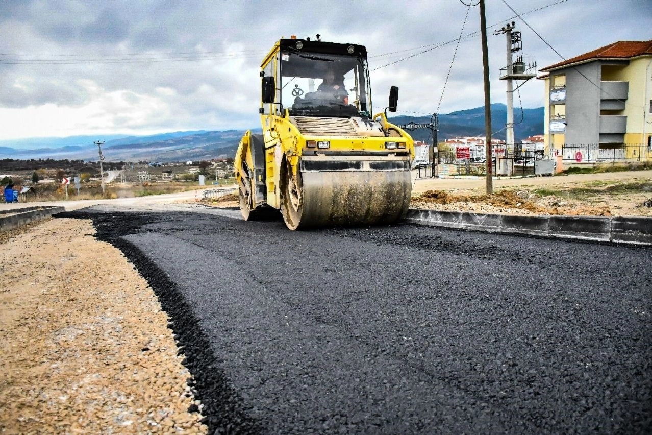 Kütahya'da sıcak asfalt çalışması