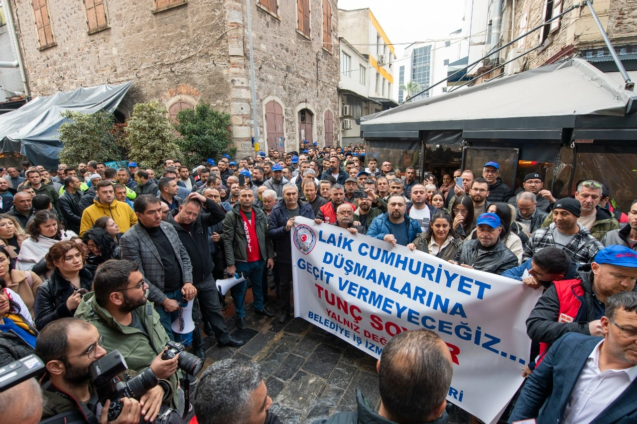 Belediye-İş Sendikası’ndan Başkan Soyer’e destek