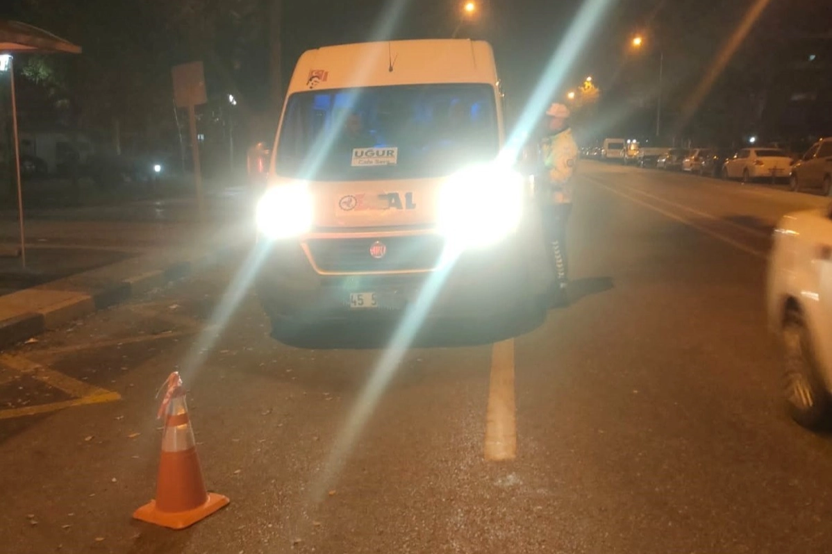 Manisa’da servis araçları trafikten men edildi haberinin görseli