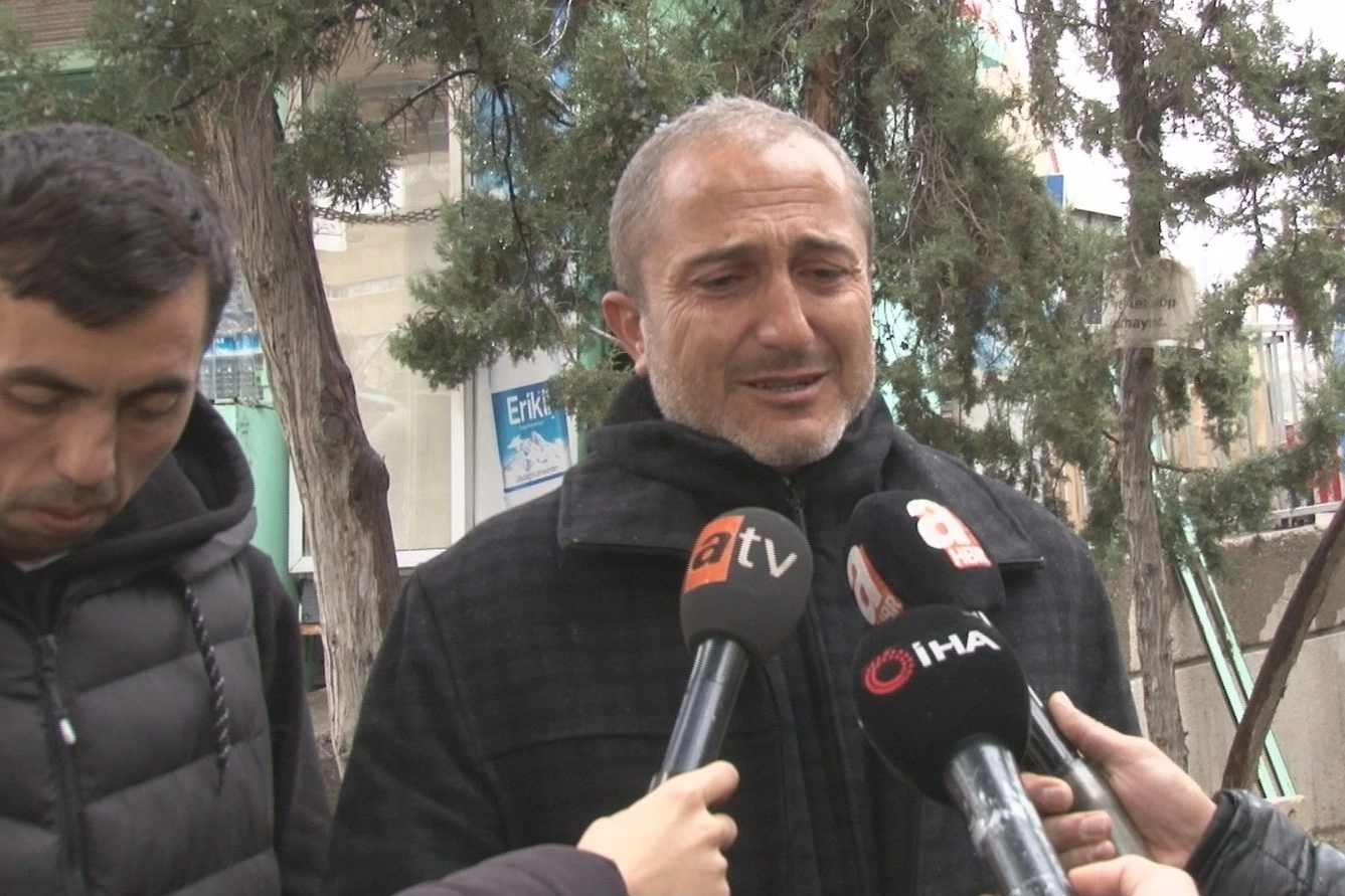 Başıboş köpeklerin saldırısına uğrayan çocuğun babası Yılmaz: Ben onun gözü, kulağı, her şeyi olurum haberinin görseli