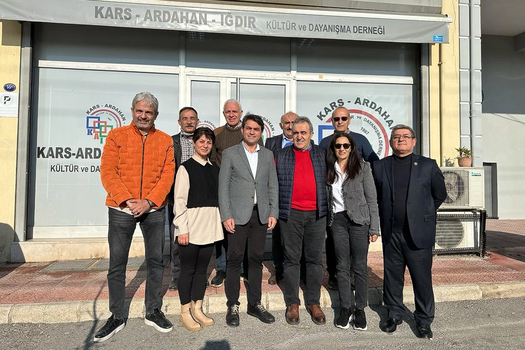 CHP'li Ulaş Aydın sahaya indi haberinin görseli