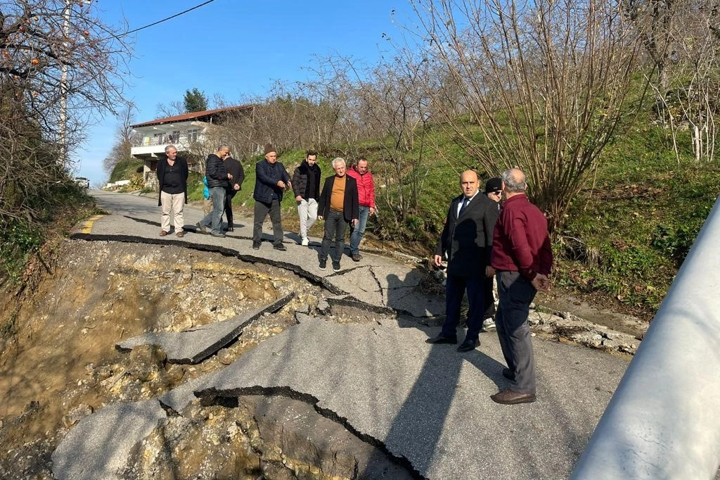 Düzce’de yıkılan yollar incelendi