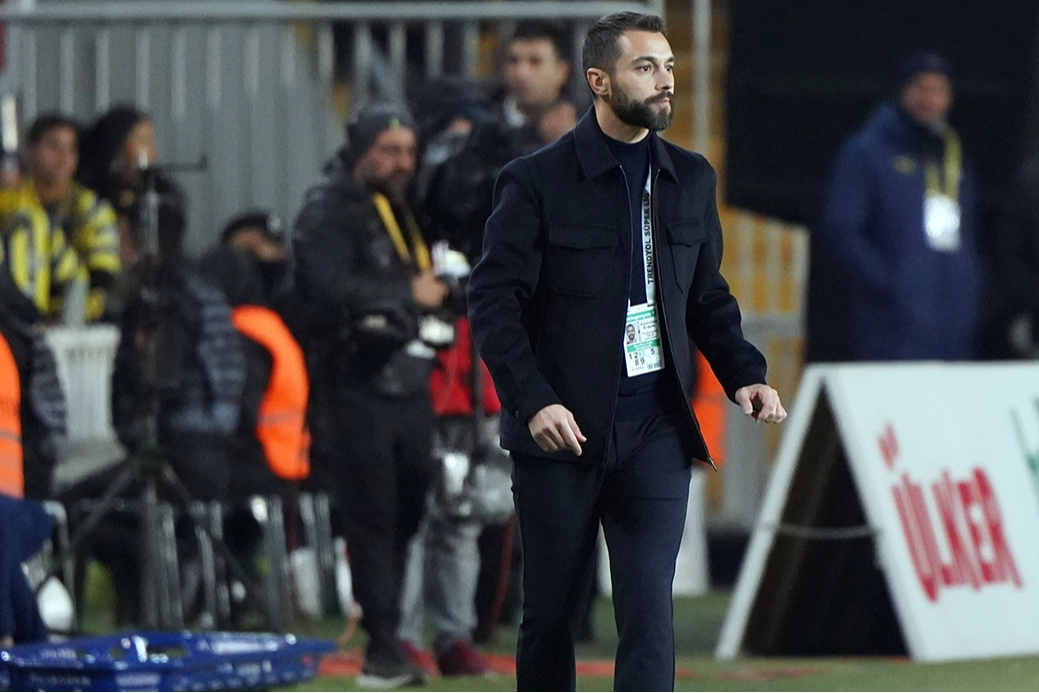 Fatih Karagümrük’te Alparslan Erdem gitti, Şota geldi haberinin görseli