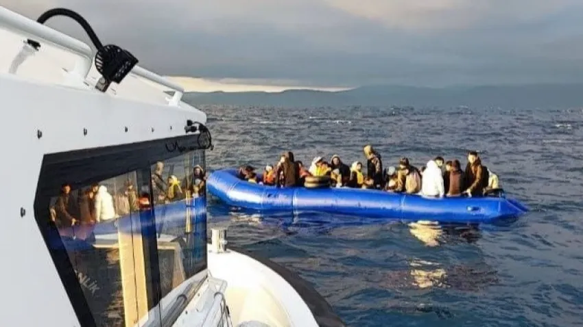 Ayvalık açıklarında göçmen hareketliliği haberinin görseli