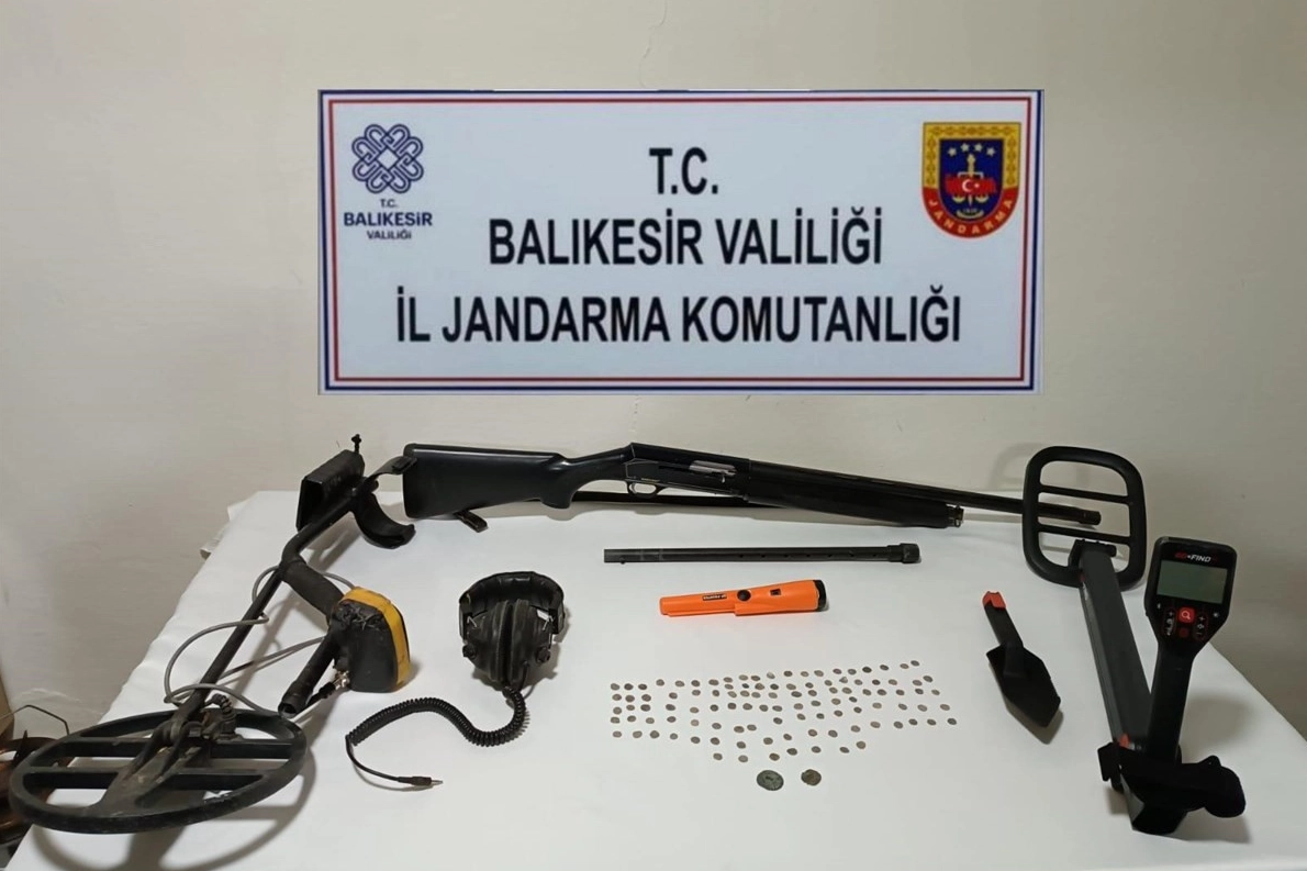 Balıkesir'de tarihi eser operasyonu: 3 şahsa suçüstü haberinin görseli