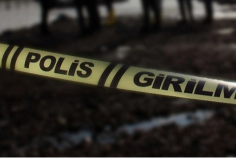 Çapraz ateşe tutulan genç hayatını kaybetti haberinin görseli