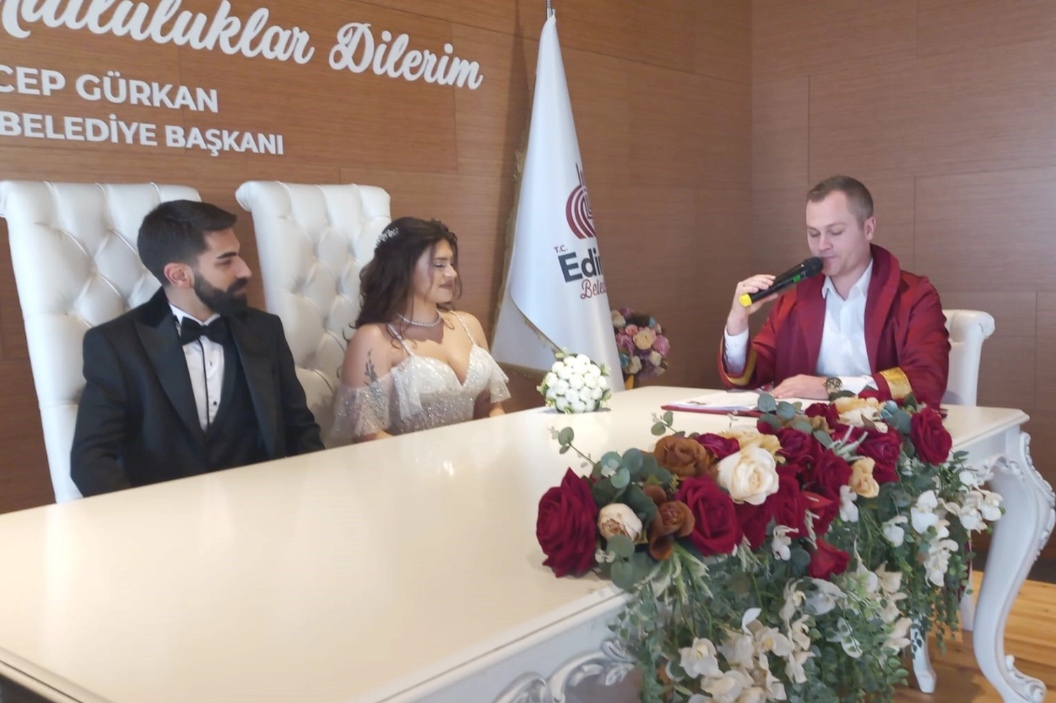 Edirne'de 12.12.2023 tarihinde 8 çift nikah kıydı haberinin görseli