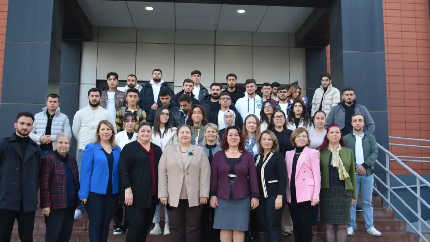 EÜ’de Azerbaycanlı öğrencilere sertifikalı ilk yardım eğitimi haberinin görseli