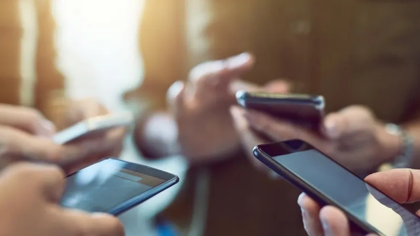 İnternetten cep telefonu satıp göndermeyene hapis cezası! haberinin görseli