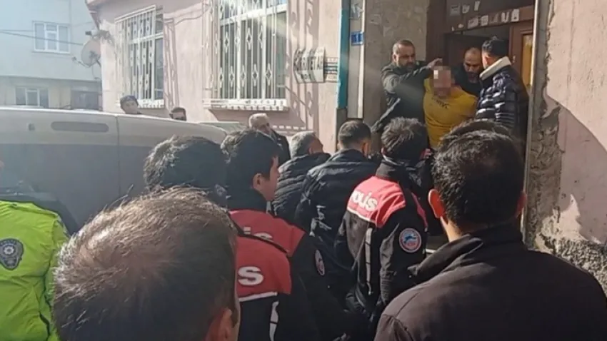 Polisten kaçmak isterken havalandırma boşluğunda sıkıştı haberinin görseli