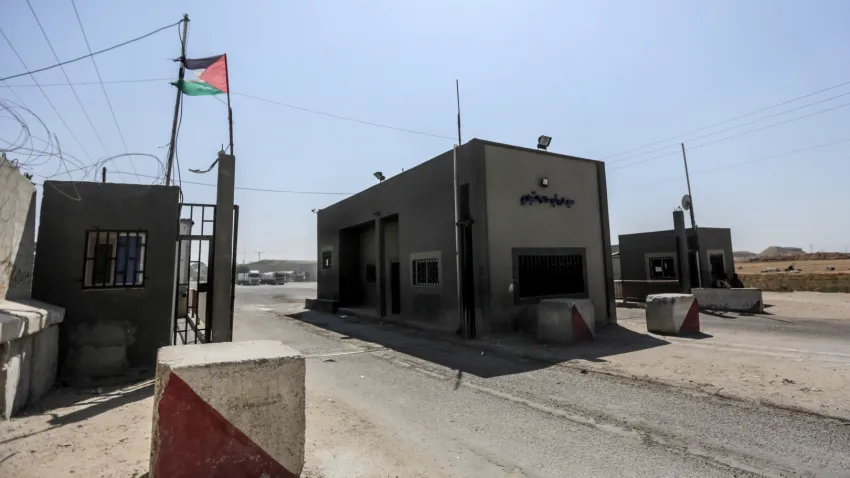 Kerem Şalom Sınır Kapısı yarın açılacak ancak Gazze Şeridi'ne insani yardım girişi olmayacak haberinin görseli