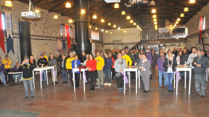 Liseli mezunlardan 100. Yıl coşkusu haberinin görseli