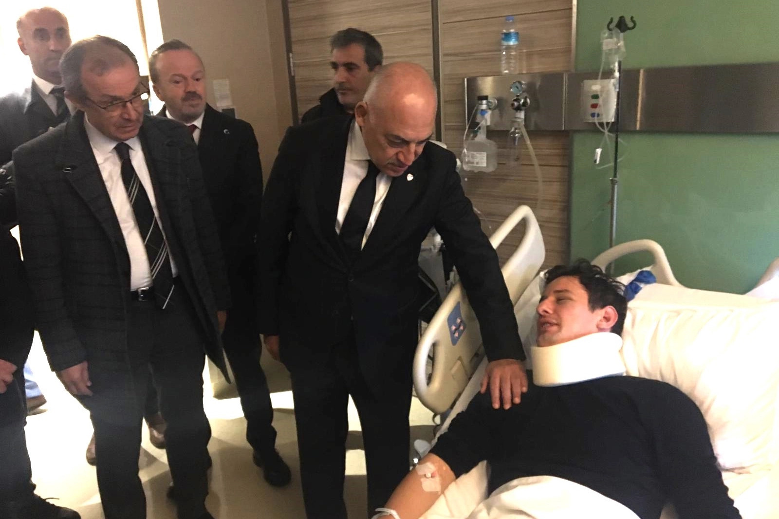 Mehmet Büyükekşi, Halil Umut Meler’i ziyaret etti haberinin görseli