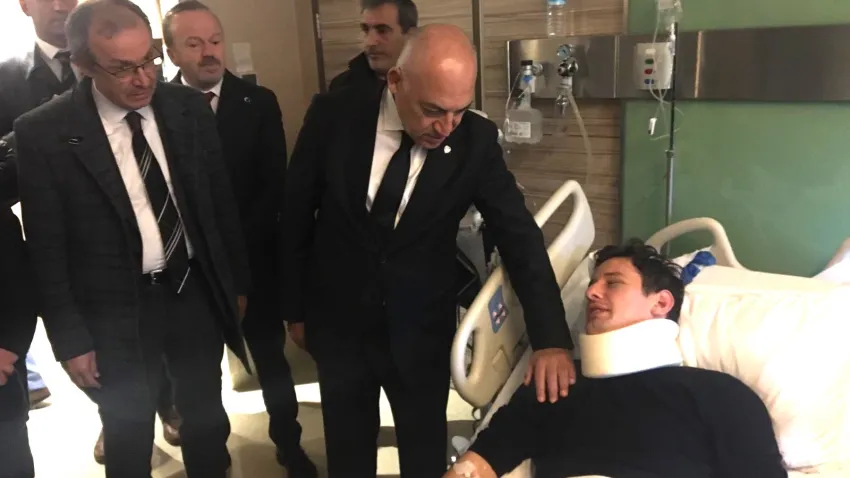 Mehmet Büyükekşi, Halil Umut Meler’i ziyaret etti haberinin görseli