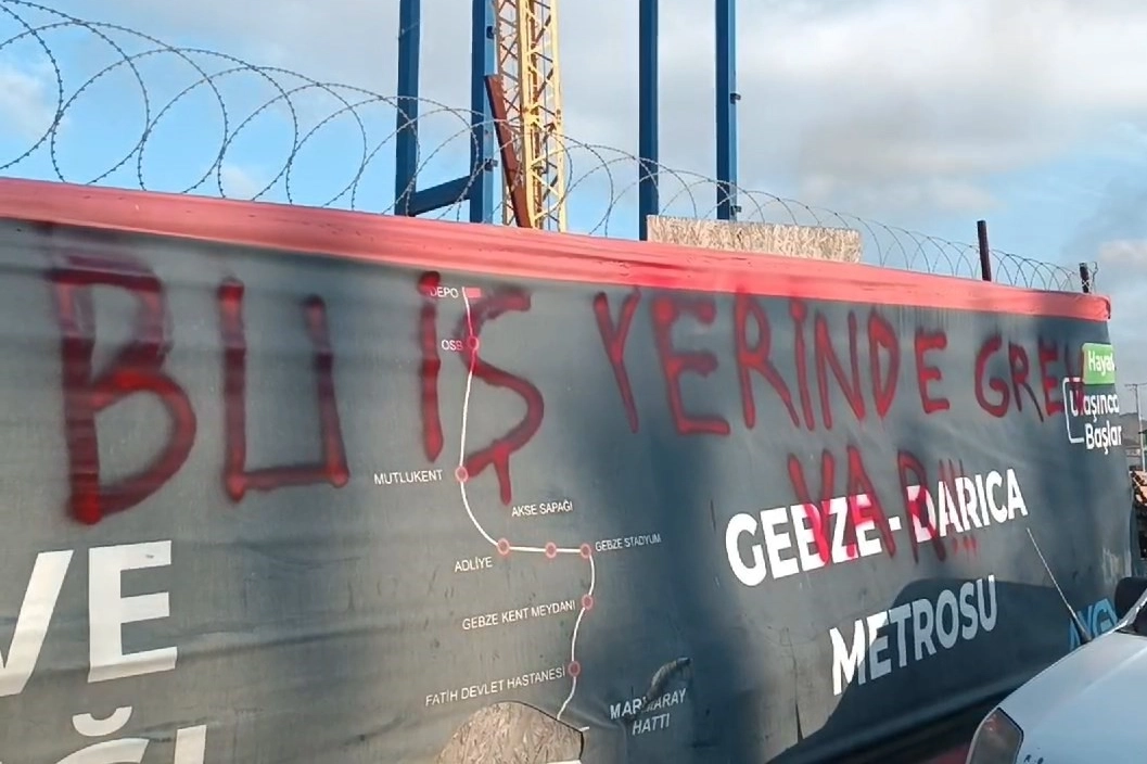 Metro inşaatında çalışan işçilerden ateşli eylem haberinin görseli