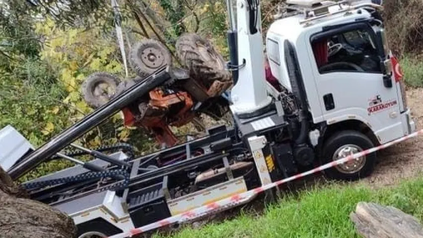 Muğla'da feci kaza: Devrilen traktörün altında kaldı haberinin görseli
