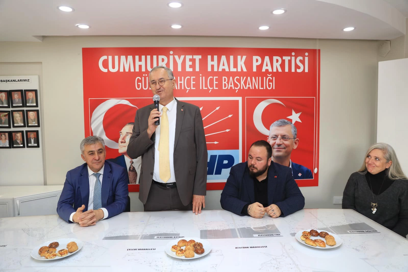 “Rantın değil, halkın başkanı olacağım” dedi : Atila Sertel'den ön seçim çıkışı haberinin görseli