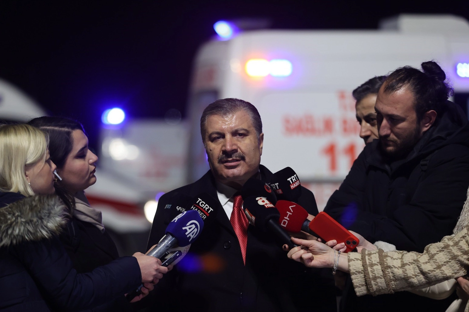 Sağlık Bakanı Koca: Toplam 182 hasta Türkiye’ye getirildi haberinin görseli