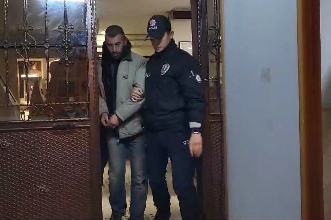 Sigara izmaritinden çıkan yangın evi küle çevirdi haberinin görseli