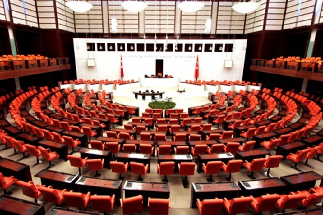 TBMM Genel Kurulu çalışmalarına ara verdi haberinin görseli