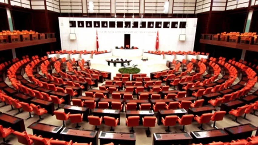 TBMM Genel Kurulu çalışmalarına ara verdi haberinin görseli