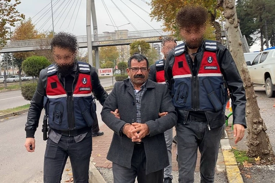 Terör örgütüne kuryelik yapan parti başkanı gözaltına alındı haberinin görseli