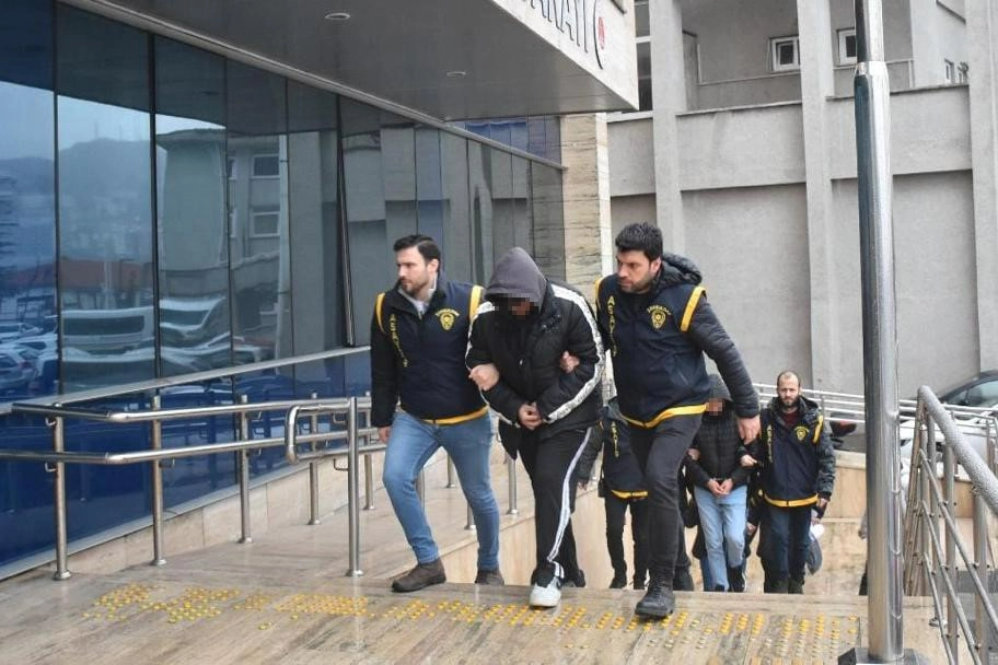 Yüksek kazanç vaadiyle 450 bin liralık vurgun haberinin görseli