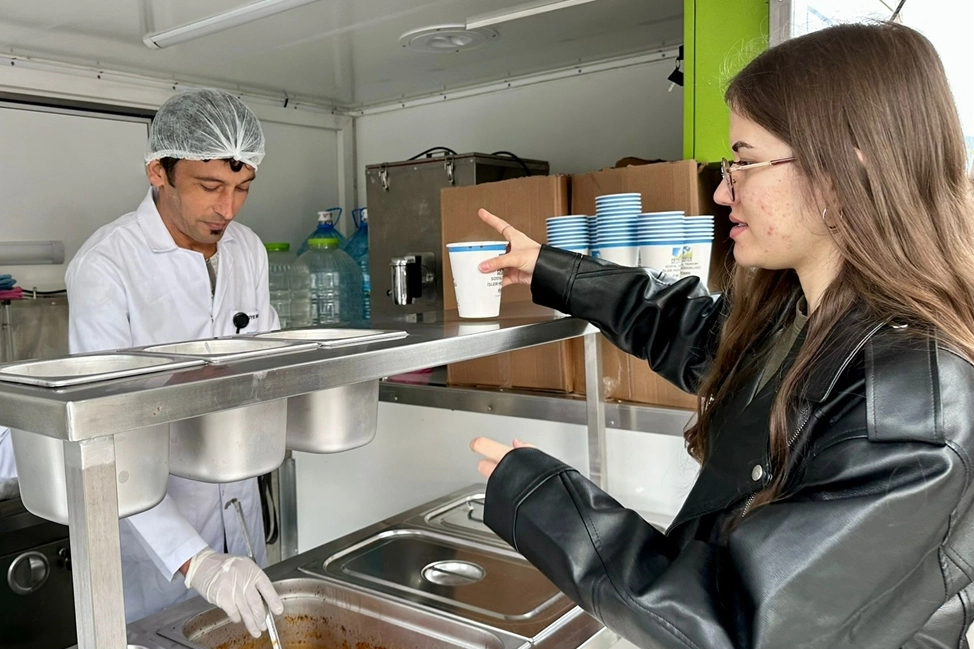 Fethiye'de öğrencilere sıcak çorba haberinin görseli