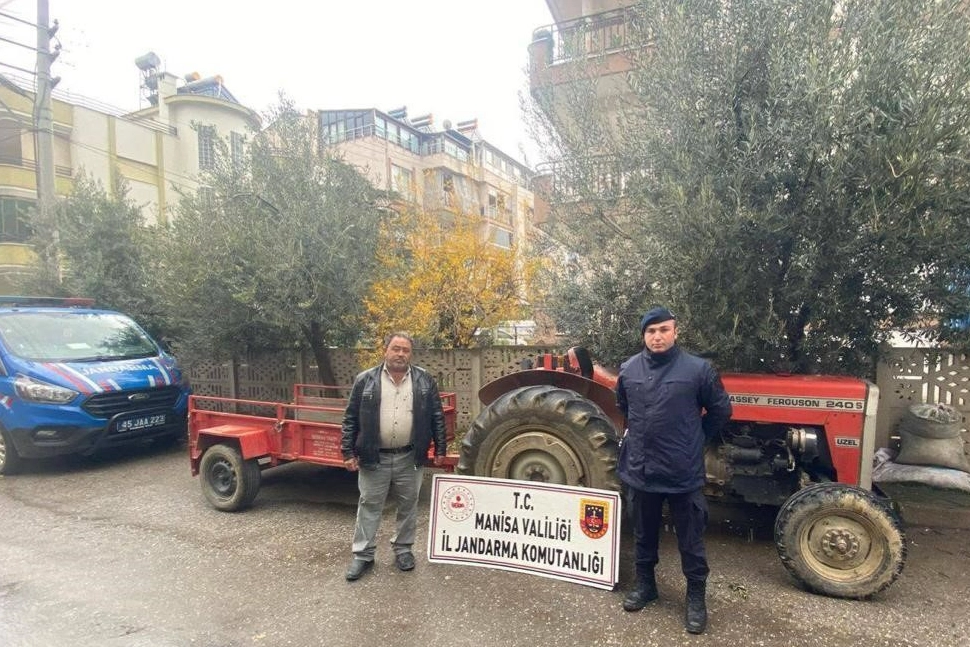 Manisa’da çalınan traktörü jandarma buldu