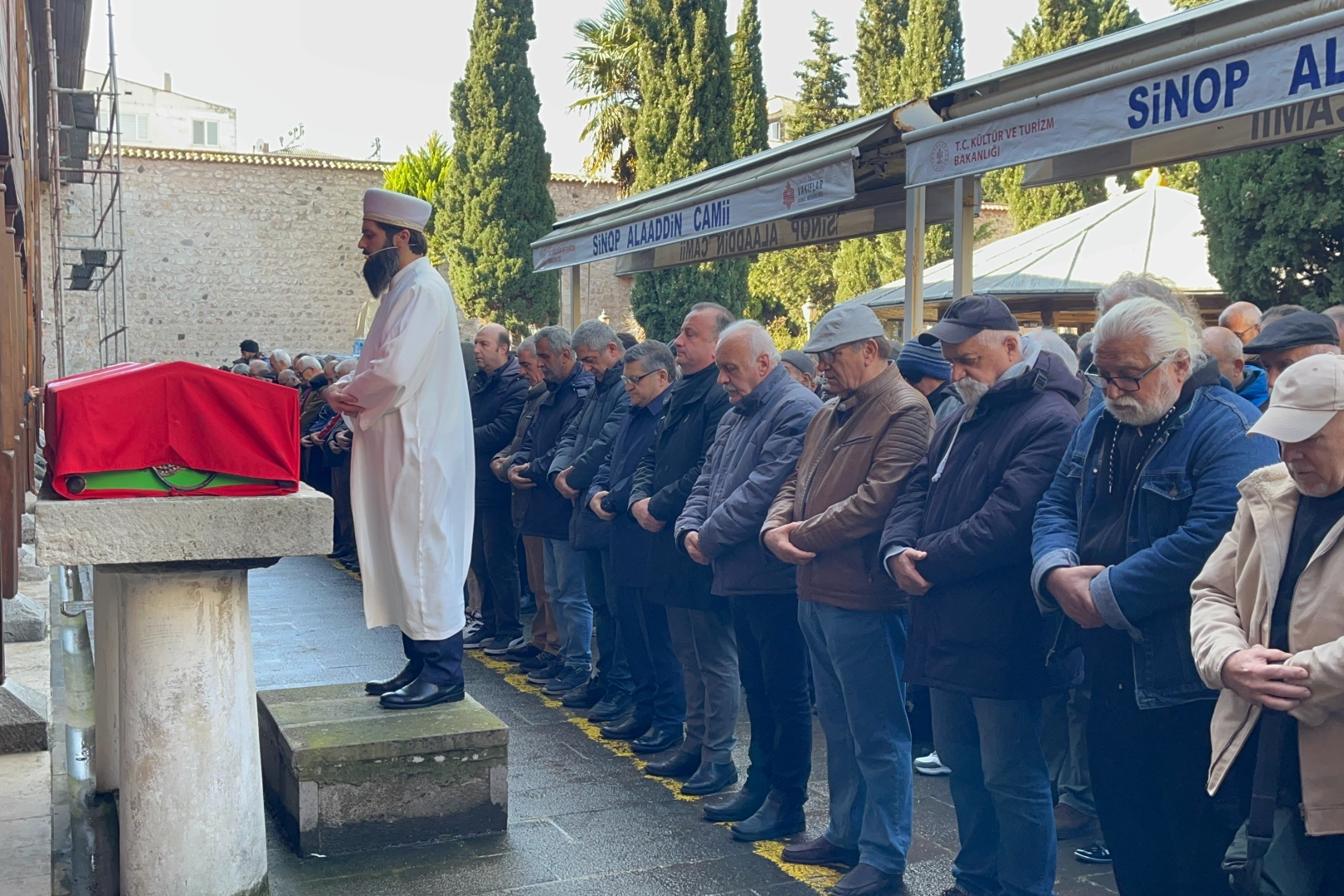 Acıların Kadınının yazarı Levent Bektaş hayatını kaybetti