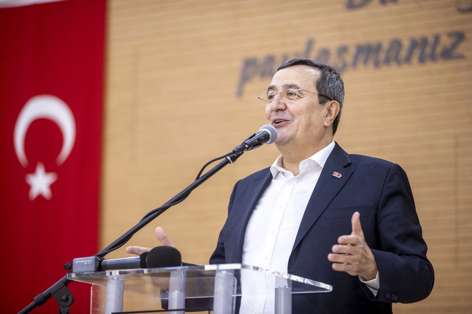 Abdül Batur: Her kesimden oy alır, en yüksek oy oranını sağlarım haberinin görseli